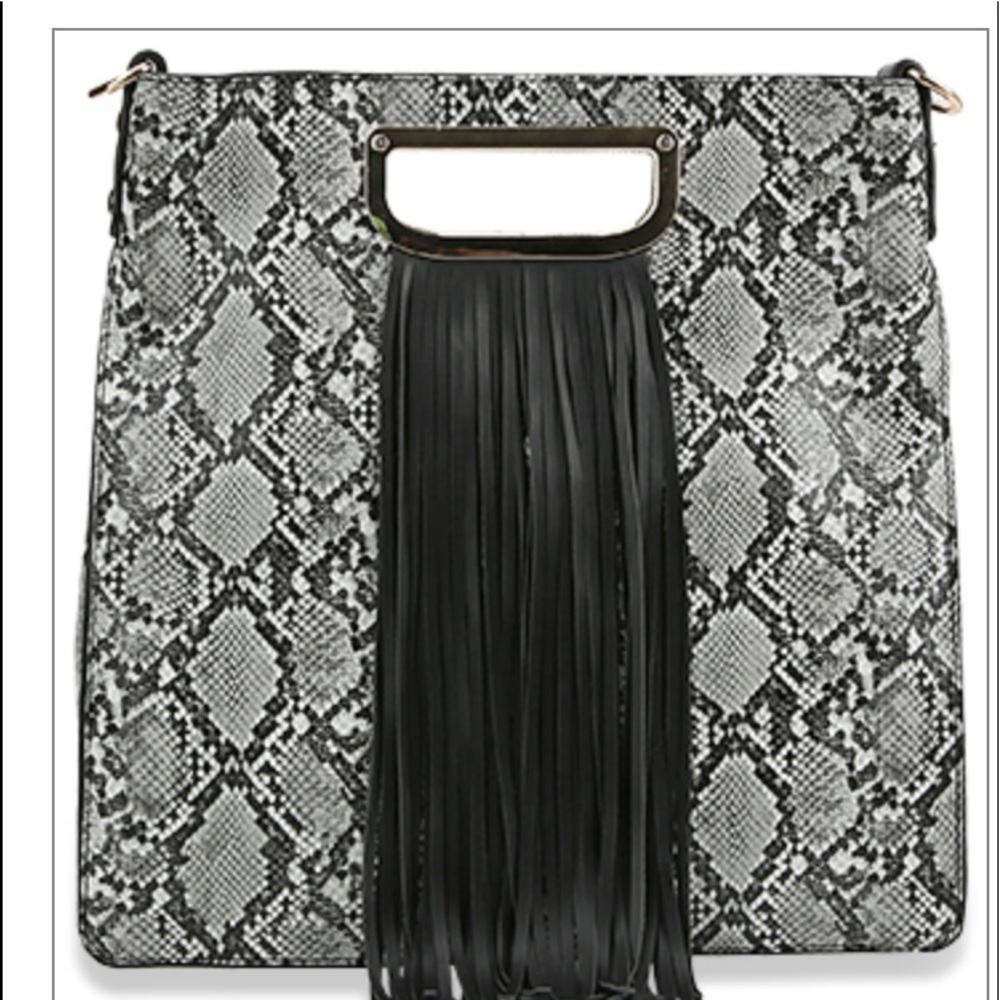 💥Bougie Bagz Fringed Snakeskin Hand Tote